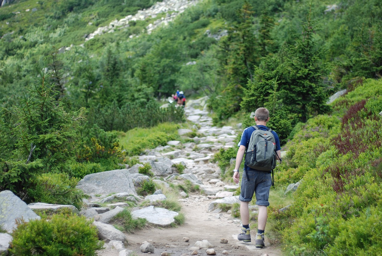 荊門(mén)最佳攀登勝地探尋，哪座山最適合攀爬？